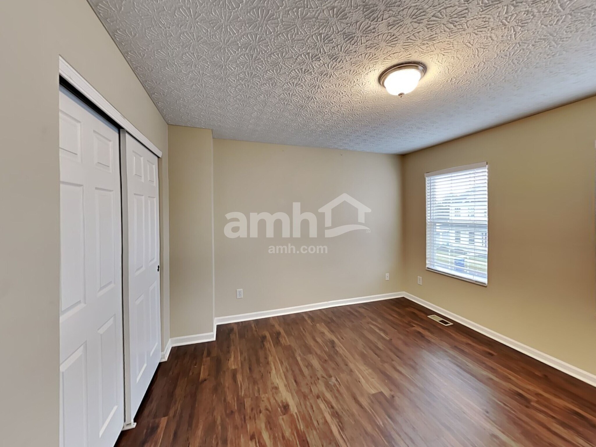 Building Photo - 2490 Delowe St