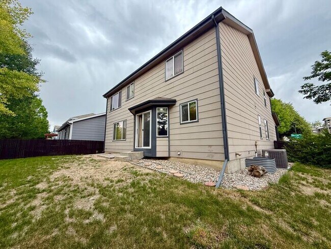 Building Photo - Stunning 4 bedroom/ 2.5 bath home with 2 car Attached Garage in Fort Collins, Colorado
