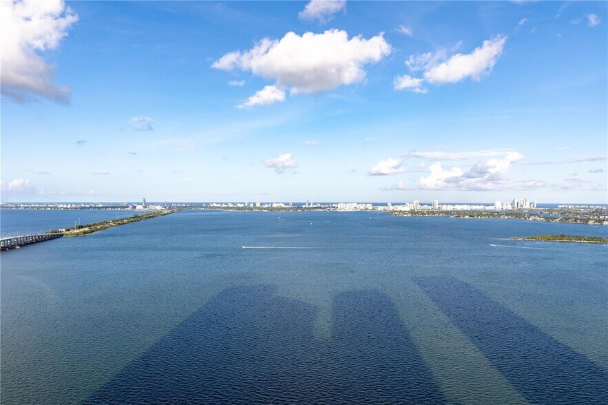 Building Photo - 480 NE 31st