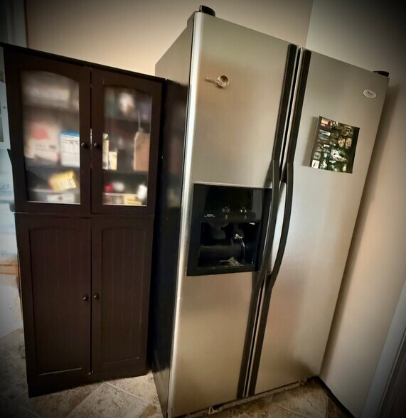 Building Photo - 10325 Newcombe Dr