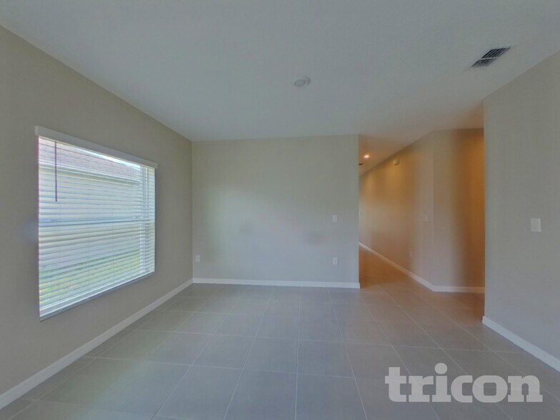 Building Photo - 220 Garnet Ave