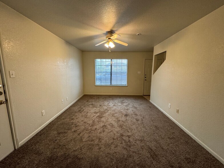 Building Photo - 1106 Lansberry Ct