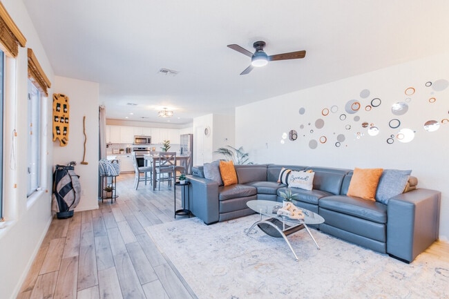 Building Photo - 1550 N Desert Willow St