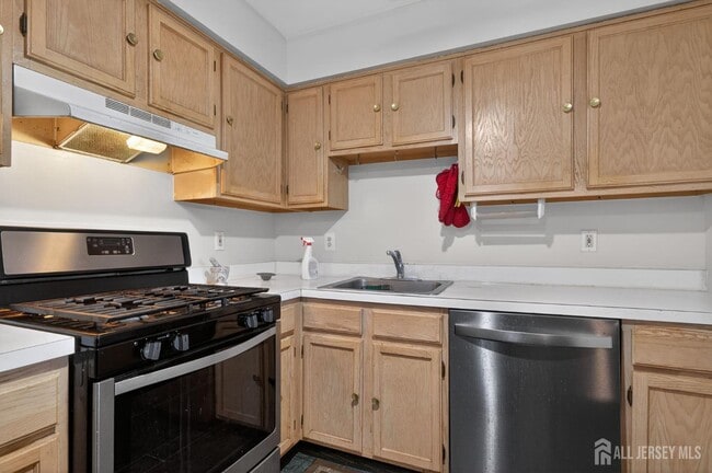 Building Photo - 726 Waterford Dr