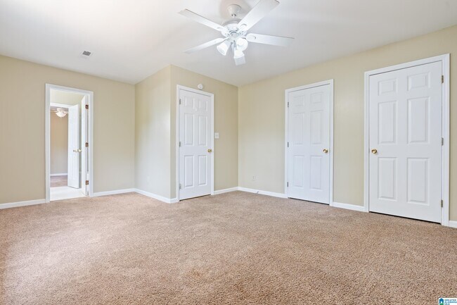 Building Photo - 5100 Weatherford Dr