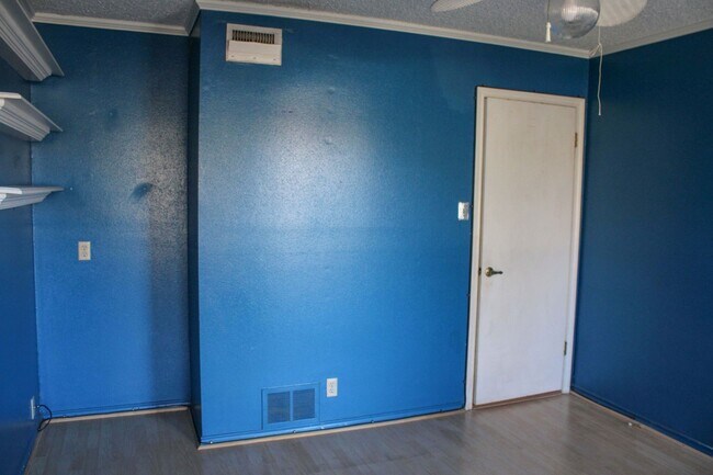Building Photo - 4222 Clear Lake Dr
