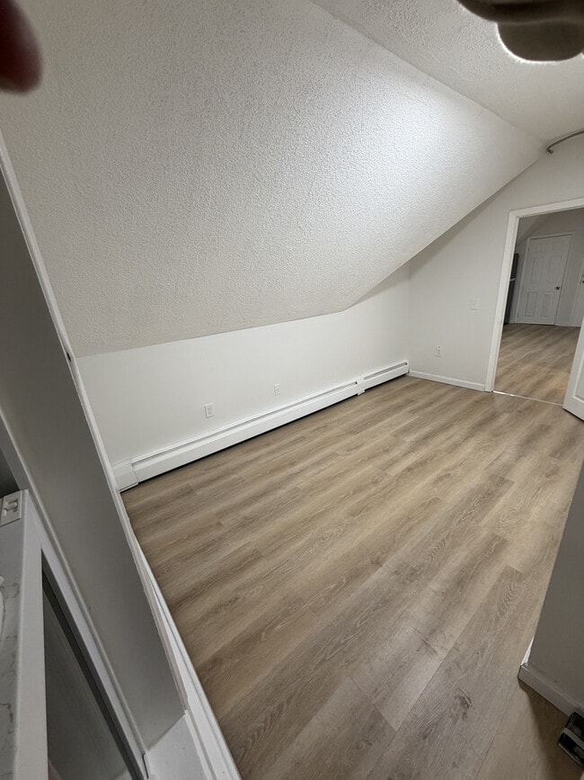 Building Photo - 76 Beacon Ave