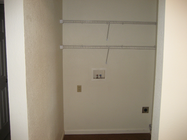 Building Photo - 610 Higate Rd