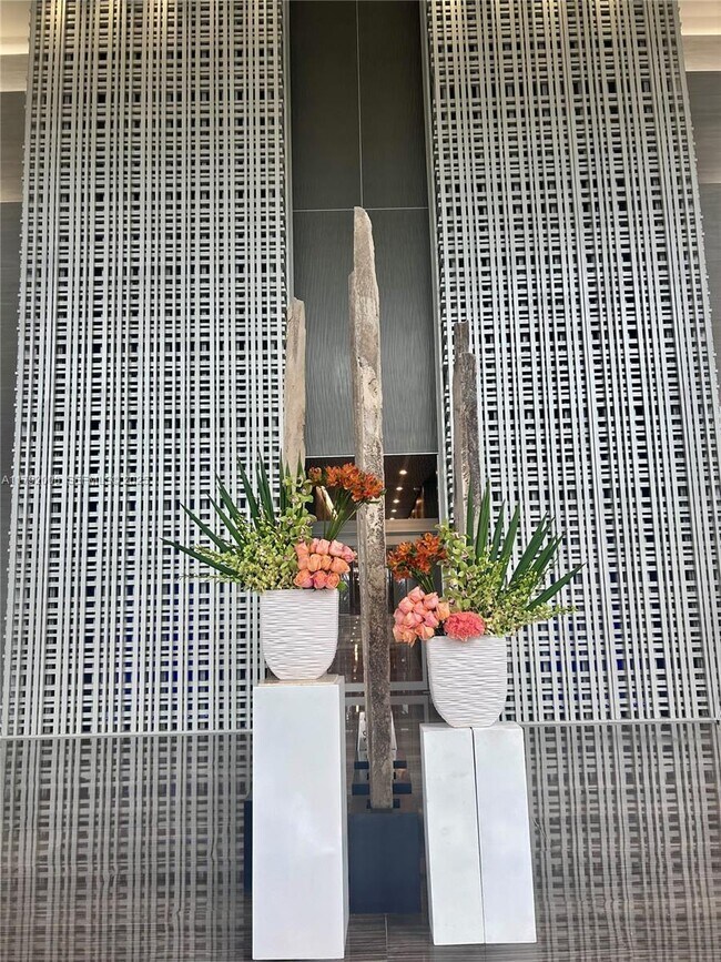 Building Photo - 1830 S Ocean Dr