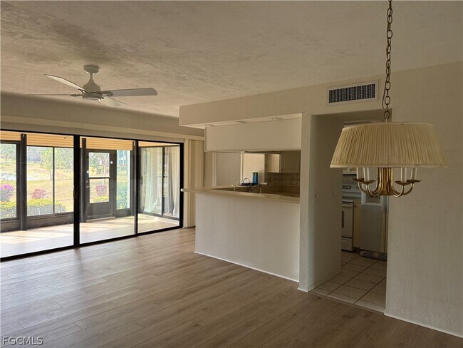 Building Photo - 5870 Trailwinds Dr