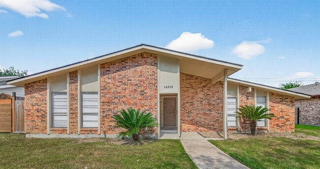 Primary Photo - 14315 Lourdes Dr