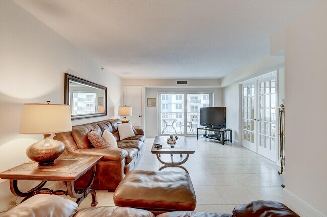 Building Photo - 3221 S Ocean Blvd
