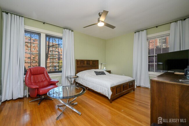 Building Photo - 55 Randolph Pl