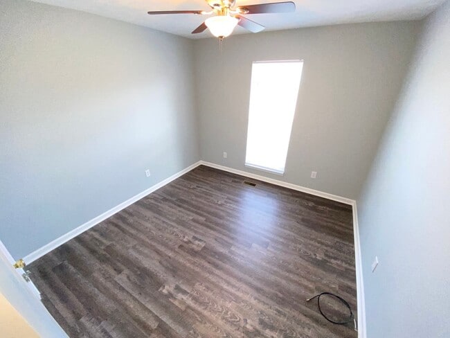 Building Photo - G TEAM - FOR LEASE - 3 BED, 2 BATH, 1200sq...