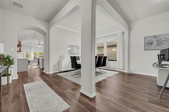 Building Photo - 5522 Little Creek Ct