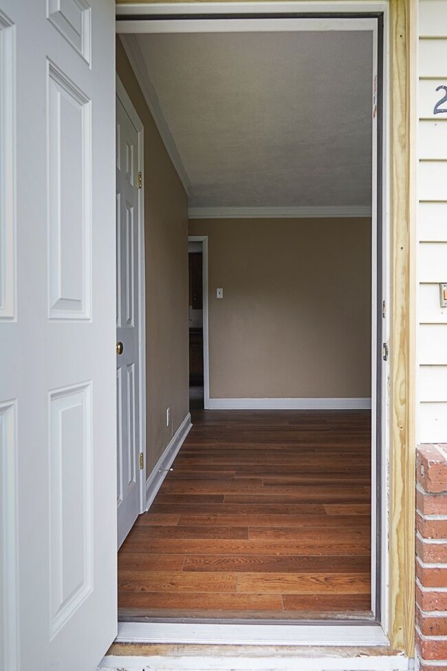 Building Photo - Adorable Three Bedroom in Beaufort