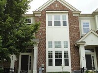 Building Photo - 490 Grosvenor Ln