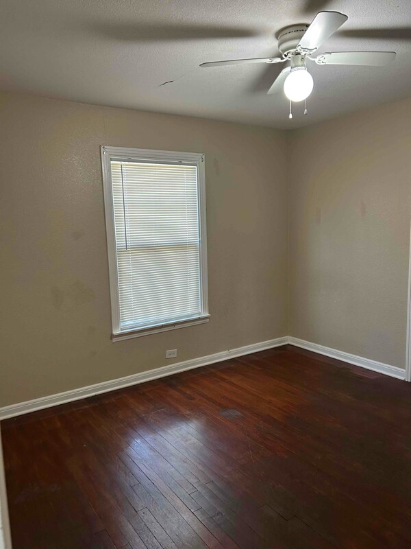 Building Photo - 1008 Pecan Ave