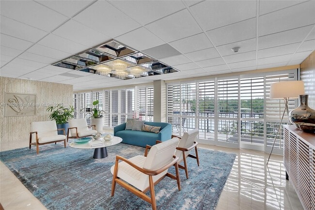 Building Photo - 936 Intracoastal Dr