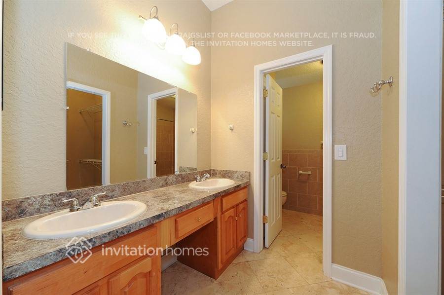 Building Photo - 8945 Bayaud Dr