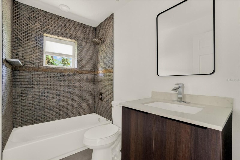 Building Photo - 1424 18th St
