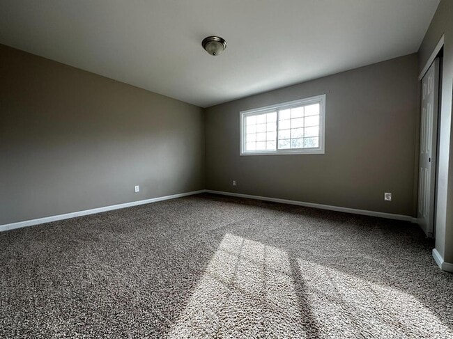 Building Photo - 7305 Cascade Dr