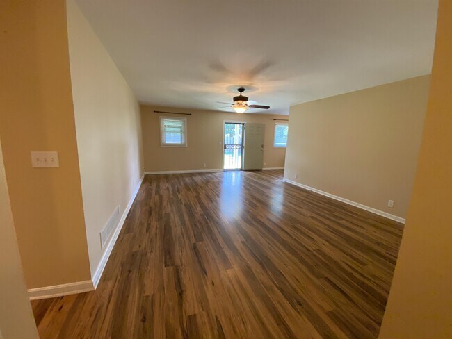 Building Photo - 7424 Crawfordshire Ln