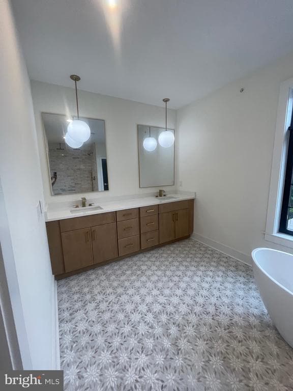 Building Photo - 7519R Ridge Ave