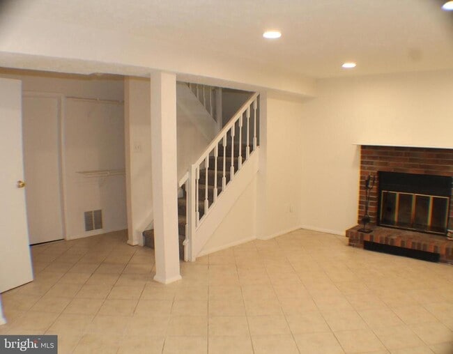 Building Photo - 7915 Tyson Oaks Cir