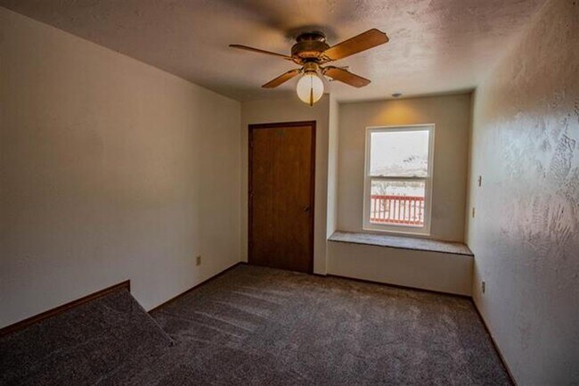 Building Photo - Home With All The Right Views!