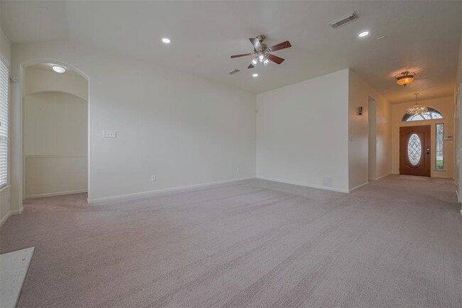 Building Photo - 17215 Stratford Green Dr