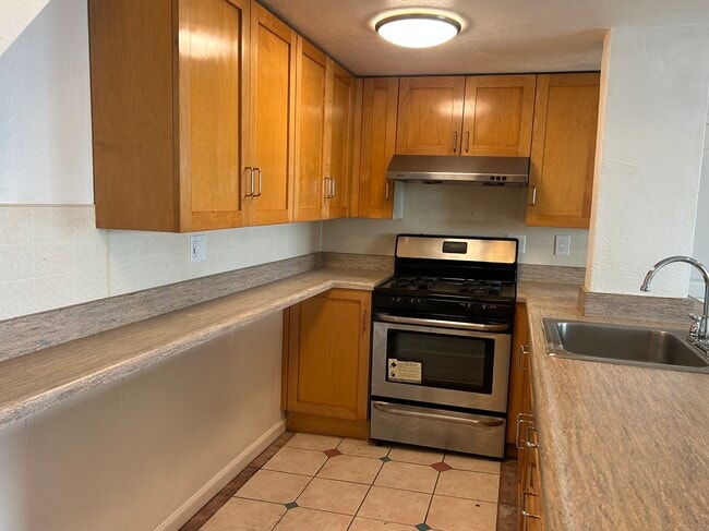 Building Photo - 187 Oakridge Dr