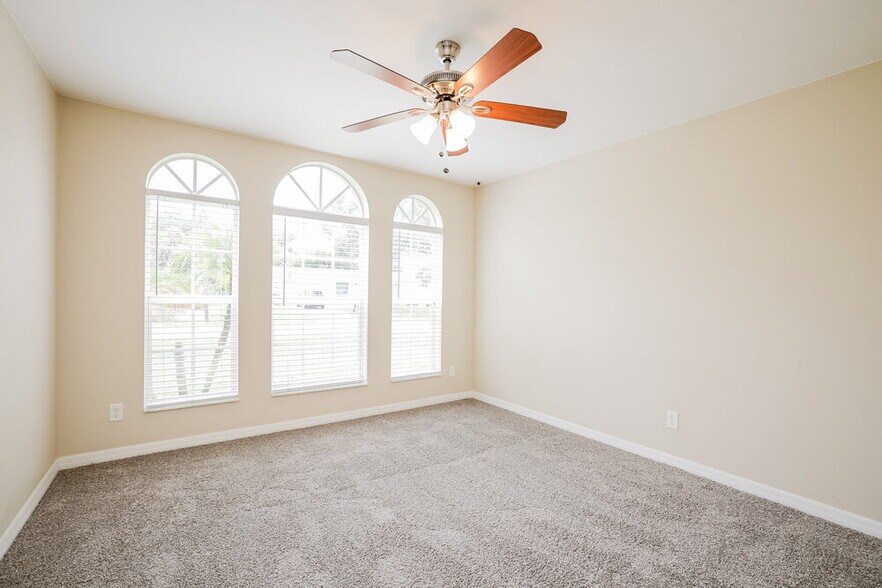 Building Photo - 3896 Ragen St