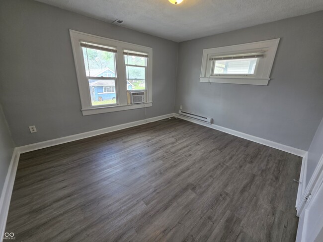 Building Photo - 557 N Dearborn St