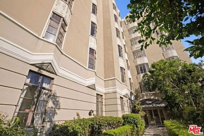 Building Photo - 1314 Hayworth Ave