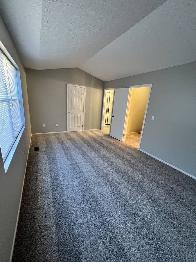 Building Photo - 3909 Heatherglen Dr