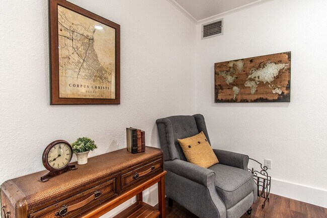 Building Photo - Ready for move in