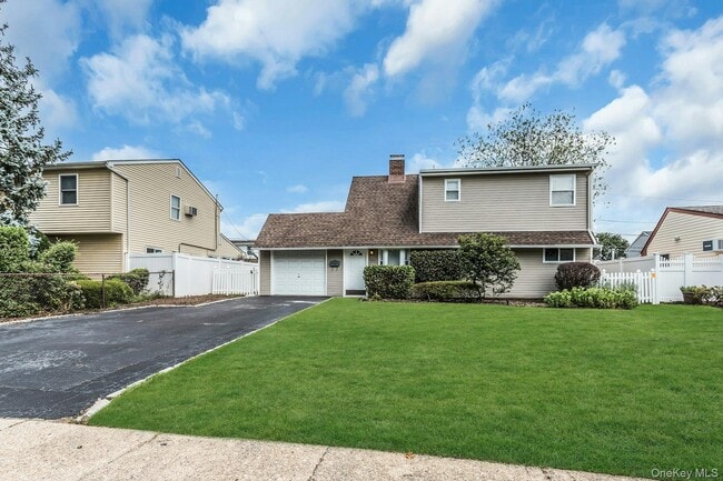Primary Photo - 27 Apollo Ln