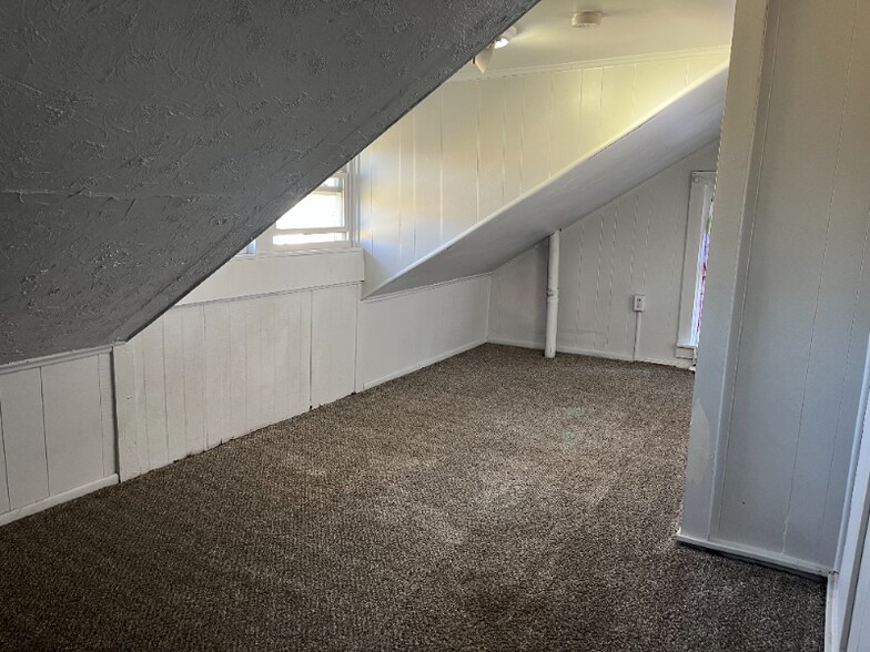 Building Photo - 816 W Liberty St