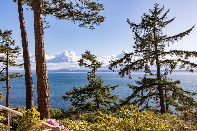 Building Photo - Gorgeous West facing View Home in Coupeville with Acreage and Privacy!