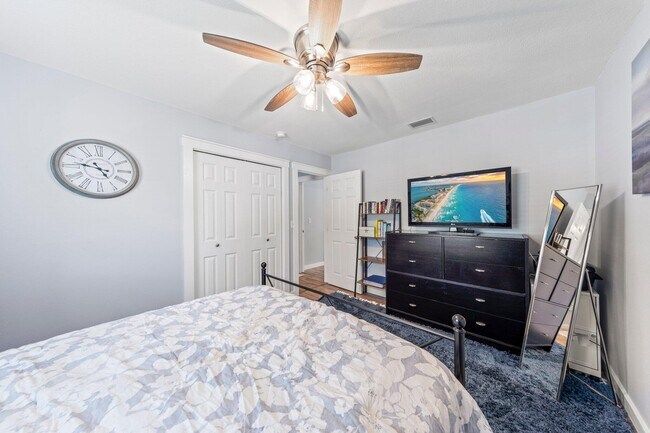 Building Photo - 109 Friar Tuck Dr