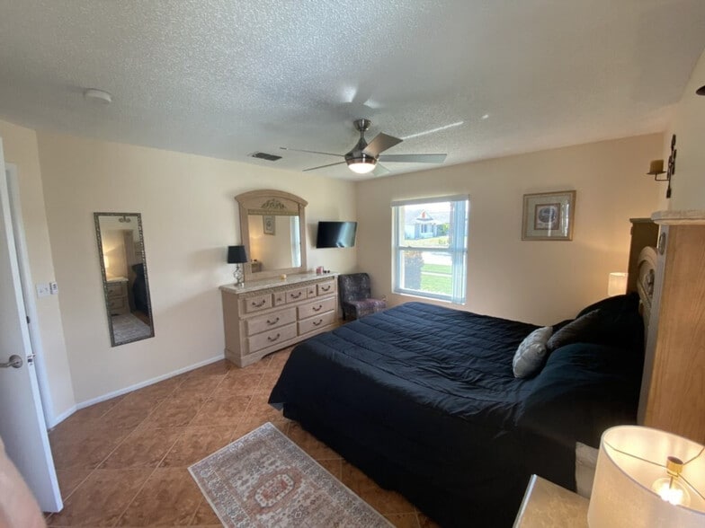 Building Photo - 7725 Indian Ridge Trail N