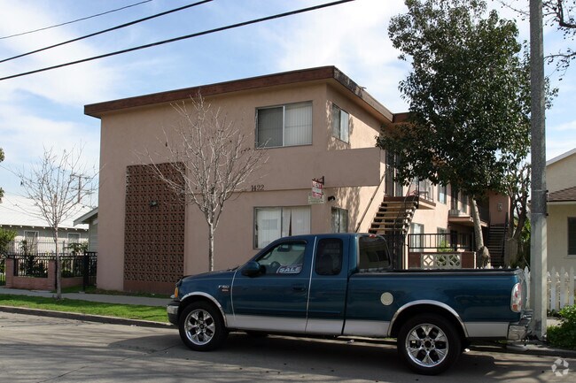 Building Photo - 1422 Orange Ave