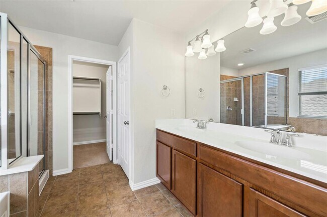 Building Photo - 16020 Hampton Bliss Trce