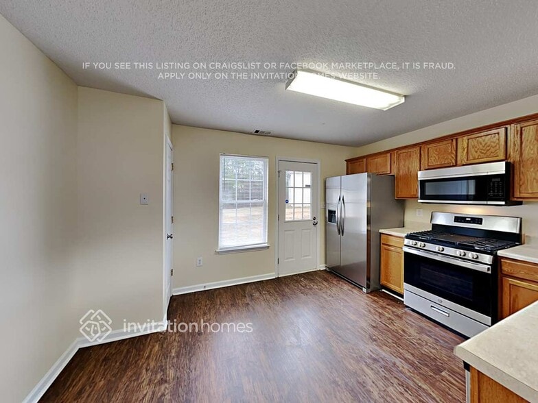 Building Photo - 204 Tulane Dr