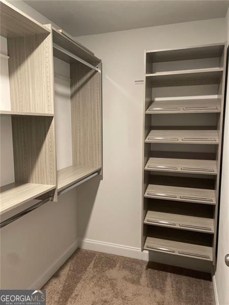 Building Photo - 560 Vandenburg Dr