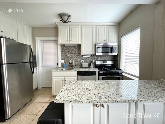 Building Photo - 1107 W 45th St