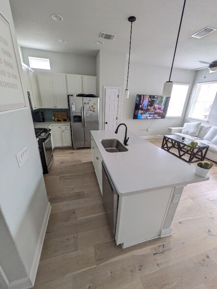 Building Photo - 10208 Cienega Cove