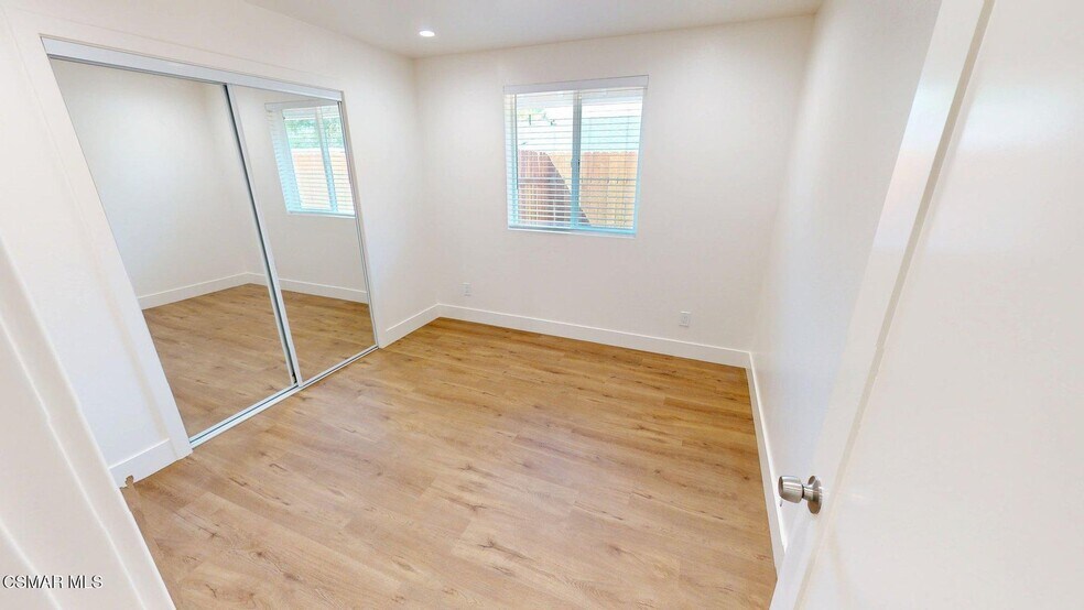 Building Photo - 936 Calle Pensamiento