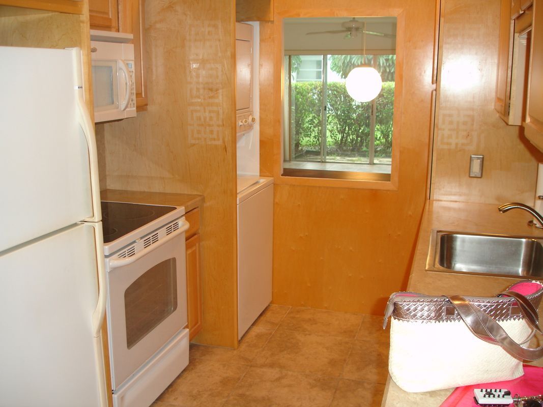 Building Photo - 2381 Papaya Dr